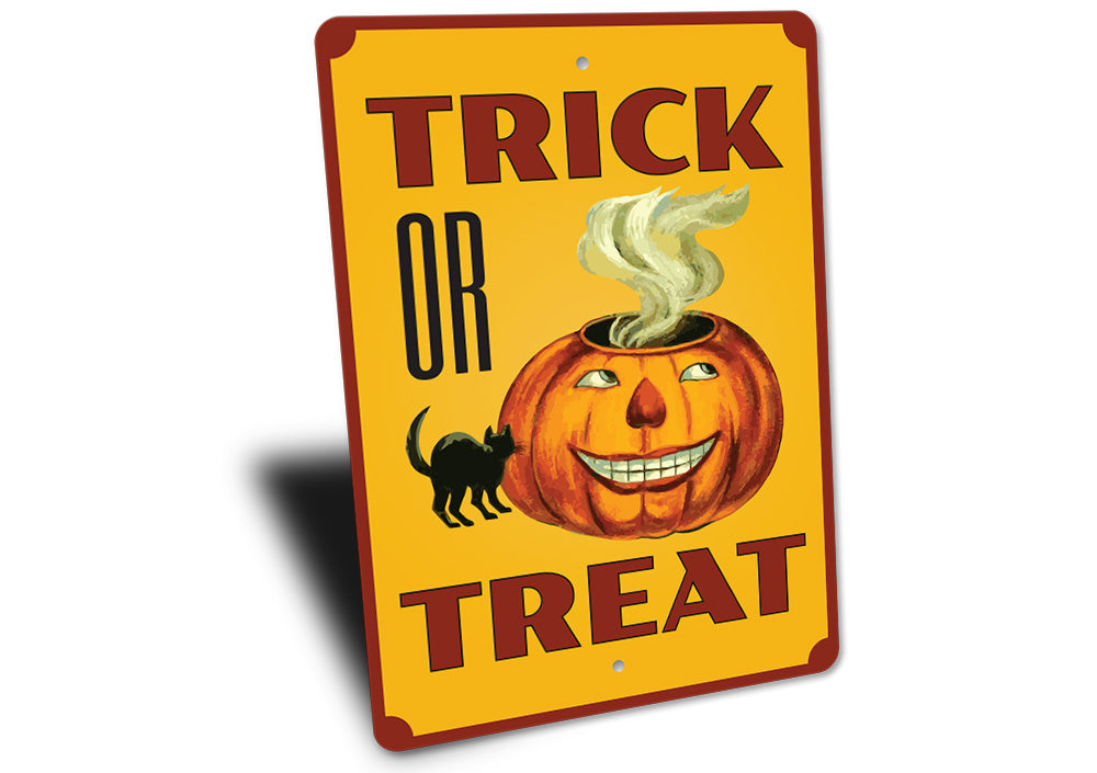 Creepy Trick or Treat Sign