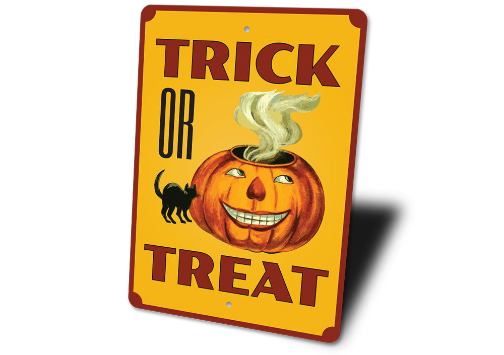 Creepy Trick or Treat Sign