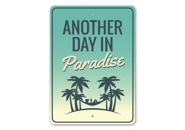 Another Day In Paradise: o significado da … 