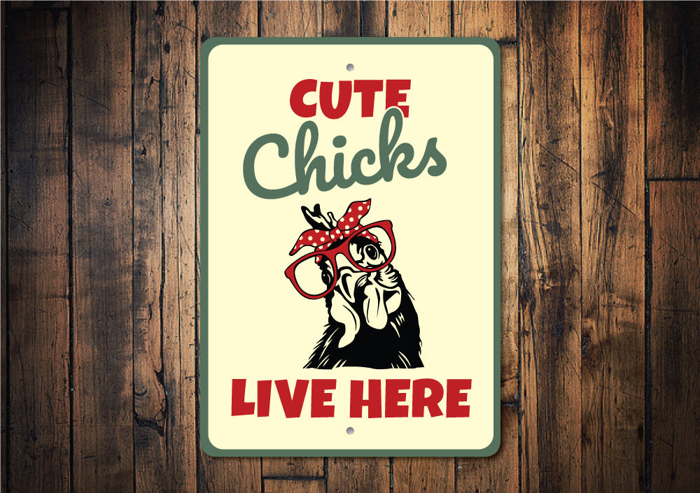 Funny Chicken Coop Sign 'Cluck Around And Find Out' Vintage Metal Tin For Chicken Coop Home Yard Indoor Outdoor Chickens Plaque Wall Decor Art Gift